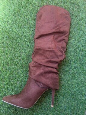 Ruched suede boots